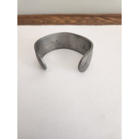 SALISBURY PEWTER Cuff Bracelet~Vintage "January" Flower of the Month. Preowned - Picture 4 of 5